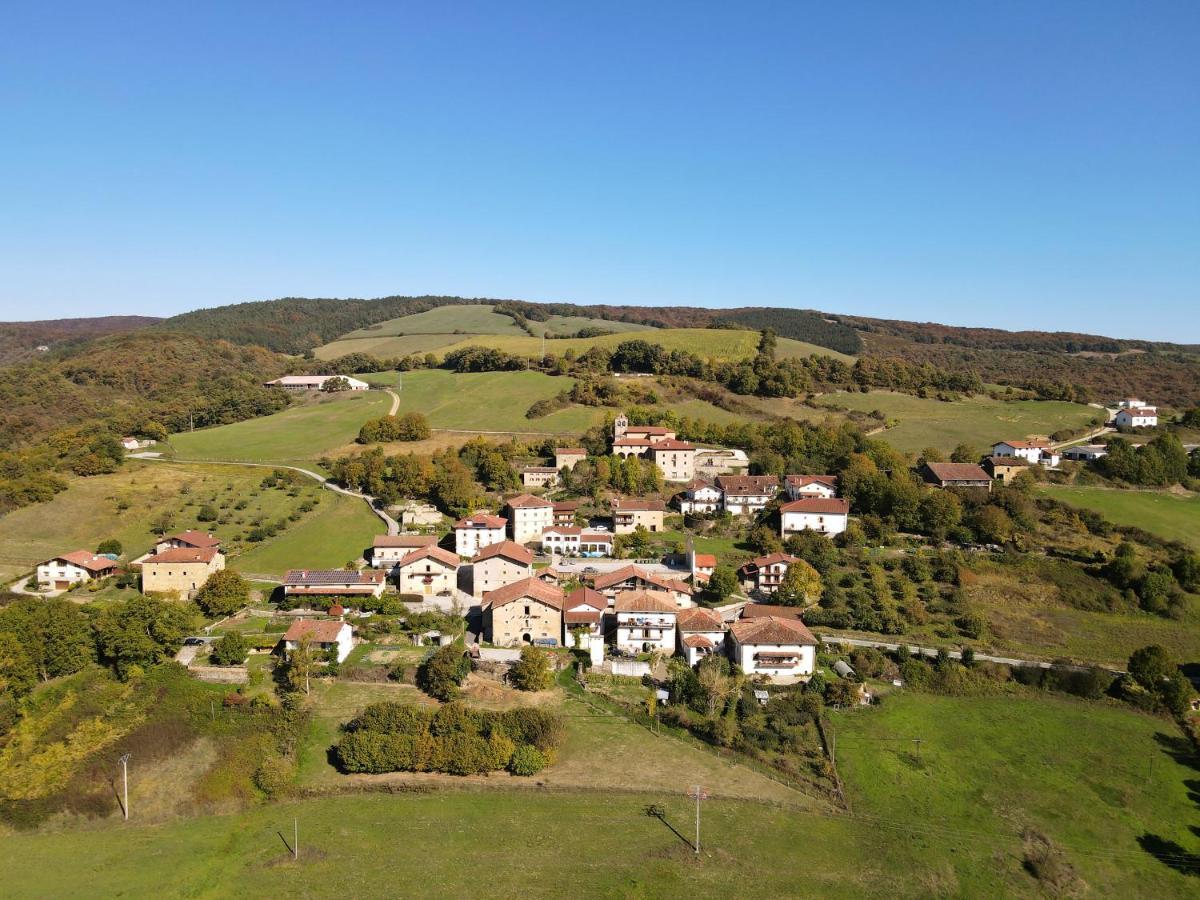 Palacio De Aralar Familias Oskotz Luaran gambar